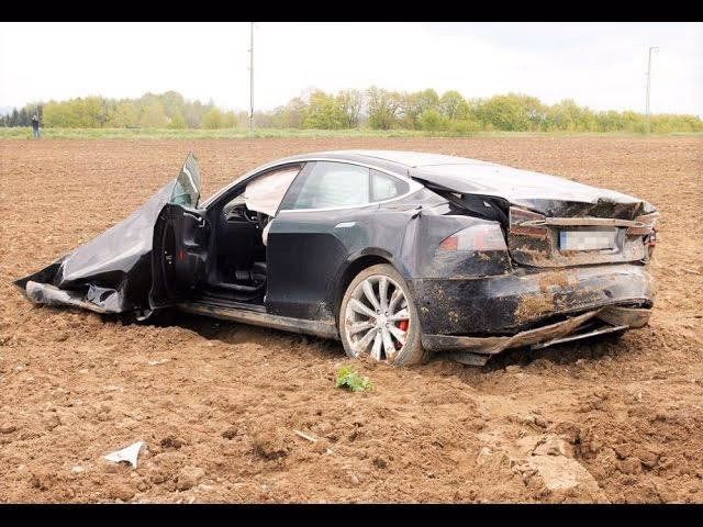 ¿Qué pasa cuando choca un Tesla?