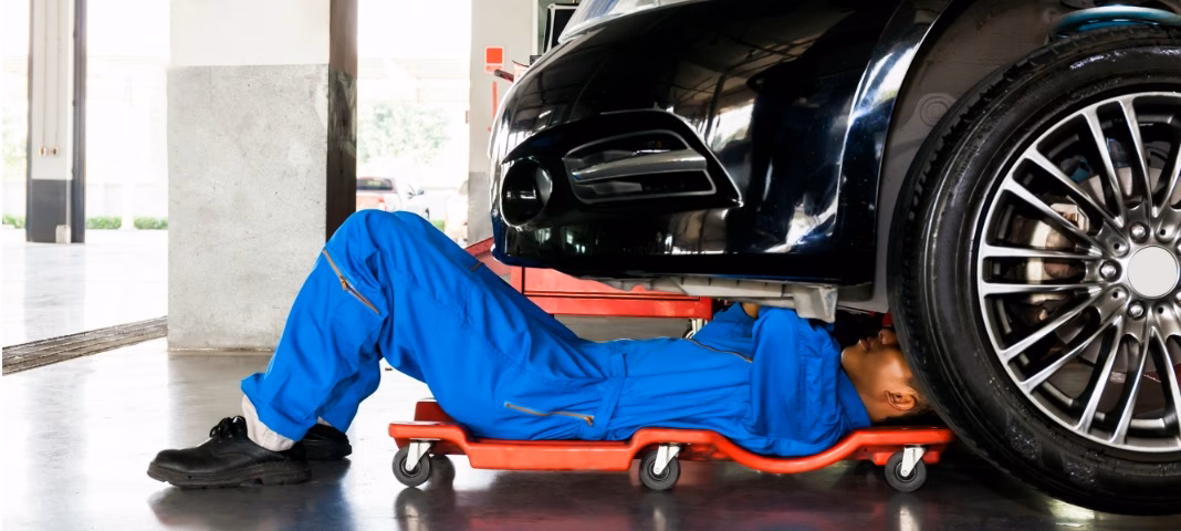 ¿Qué lleva un servicio menor de un carro?