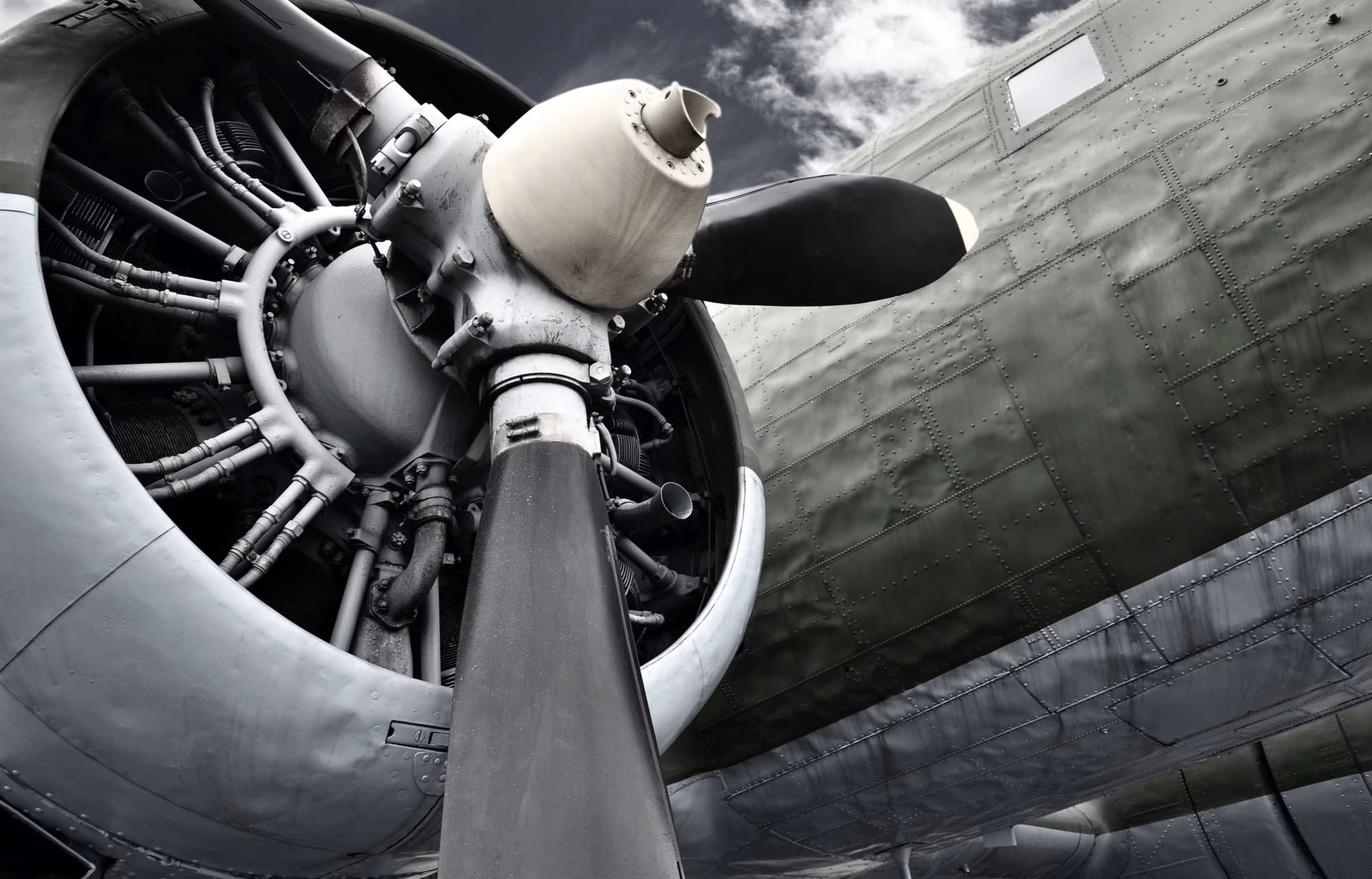 ¿Qué tipo de acero se utiliza en los aviones?