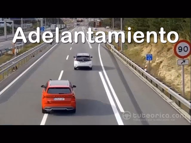 ¿Qué debe hacer al ser adelantado por otro vehículo?