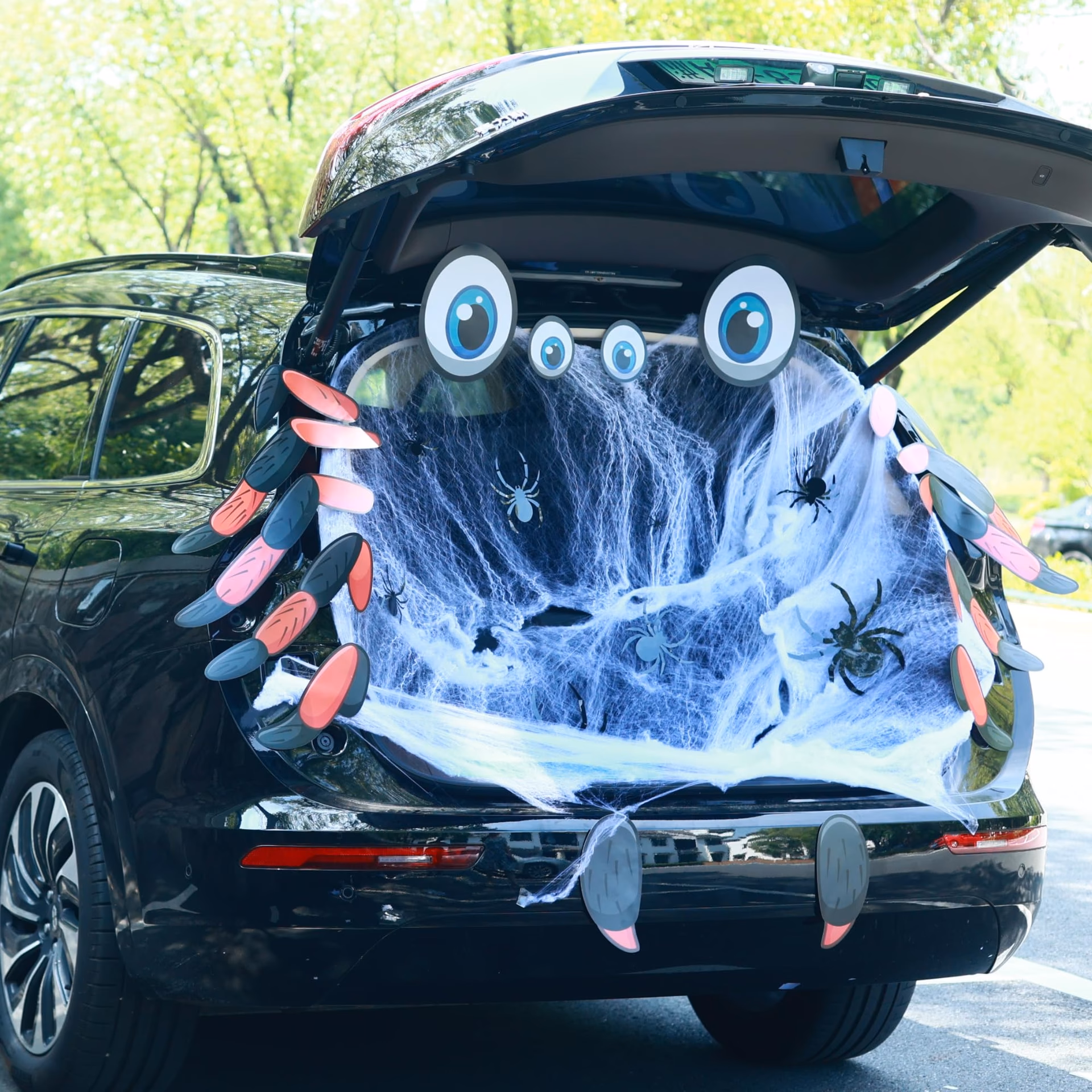 ¿Cómo puedo decorar mi coche para Halloween?