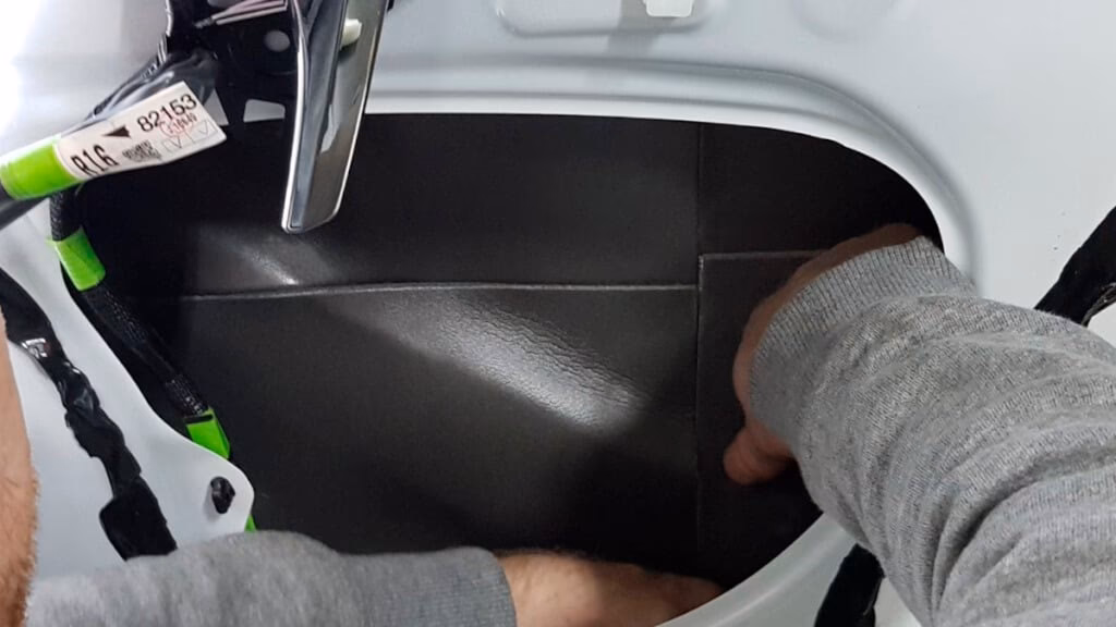 ¿Vale la pena insonorizar las puertas del coche?