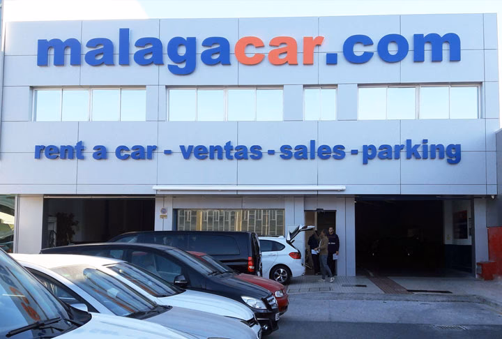 ¿Cuánto cuesta alquilar un coche en el aeropuerto de Málaga?