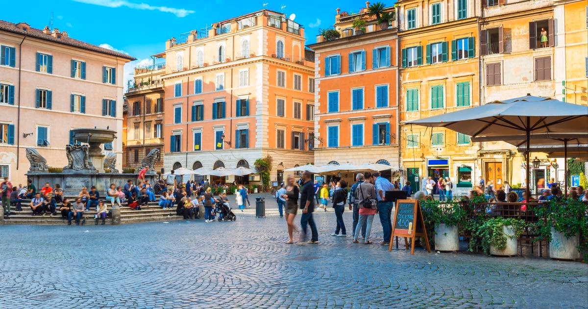 ¿Cuánto cuesta alquilar un auto por día en Roma?