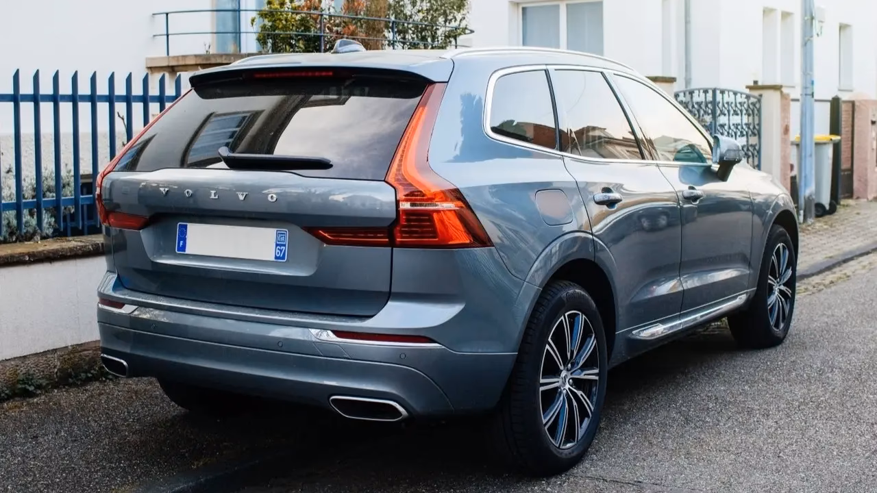 ¿Cuál es la anchura media de un coche en la UE?