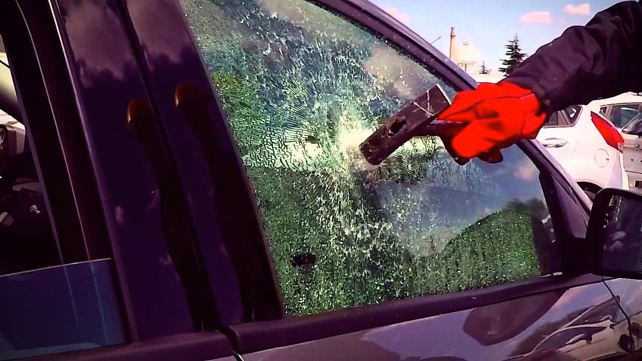 ¿Qué echarle a los vidrios del auto para que no se empañen?