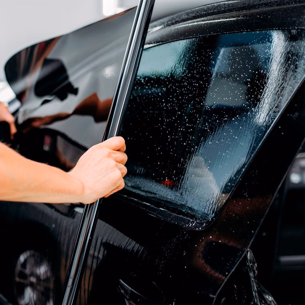 ¿Qué echarle a los vidrios del auto para que no se empañen?