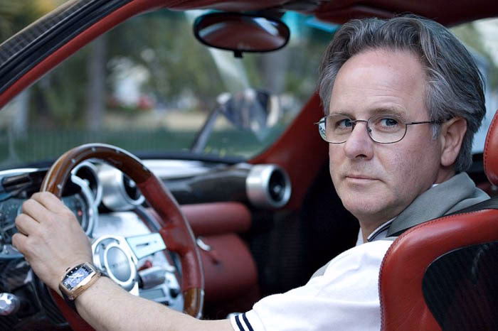 ¿Quién es un creador argentino de automóviles deportivos?