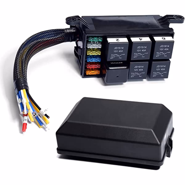 ¿Cómo van acomodados los fusibles de un carro?