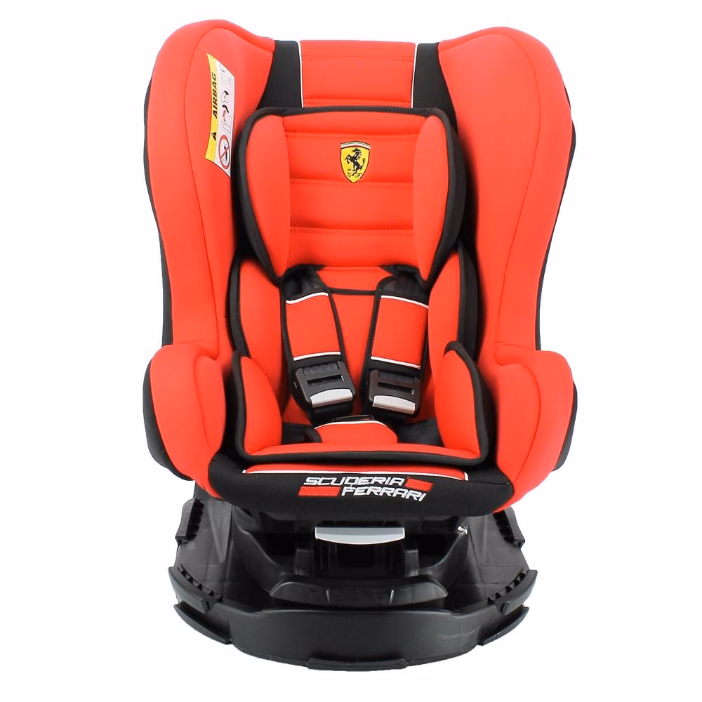¿Se puede poner una silla de bebé en un Ferrari?