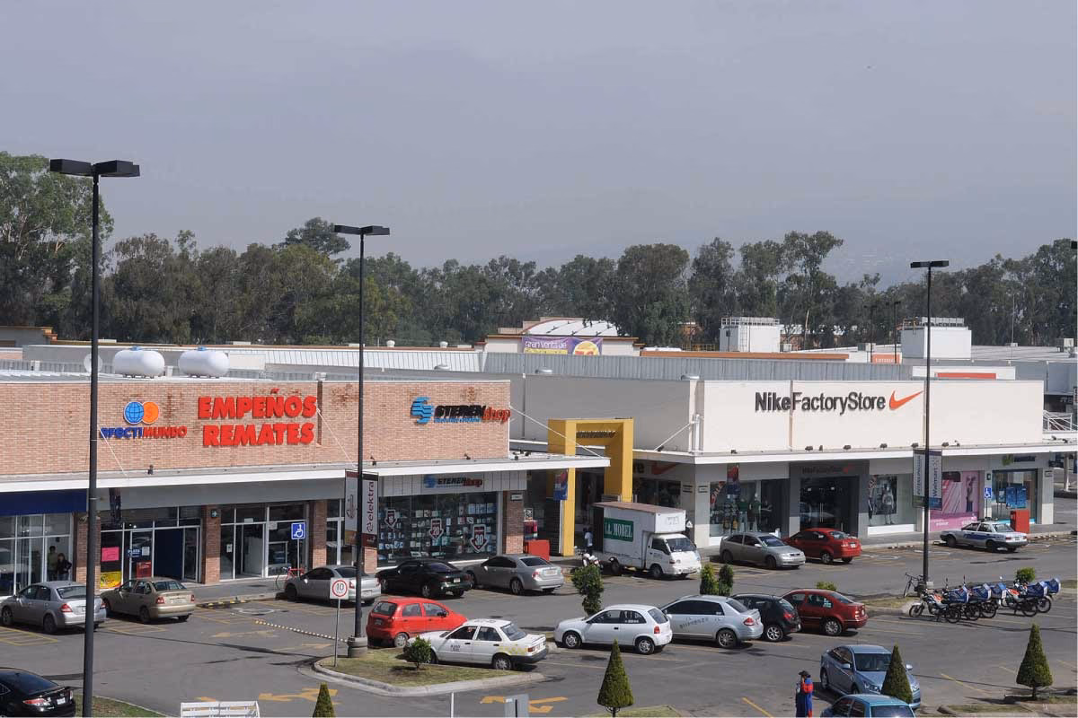 How many autozones are there in Mexico?