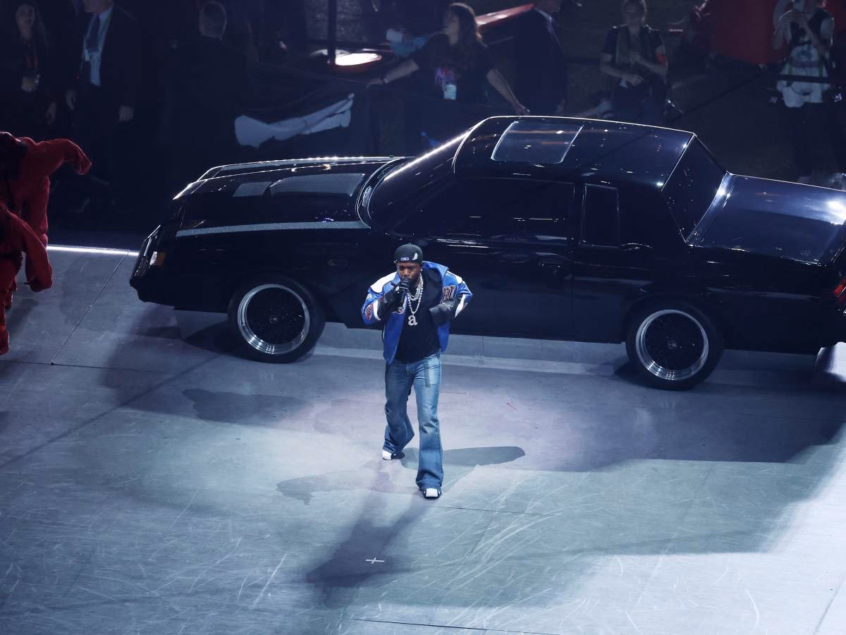 What Buick was used in the halftime show?