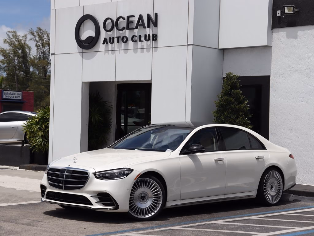 ¿Cual es el precio del coche Mercedes AVTR?