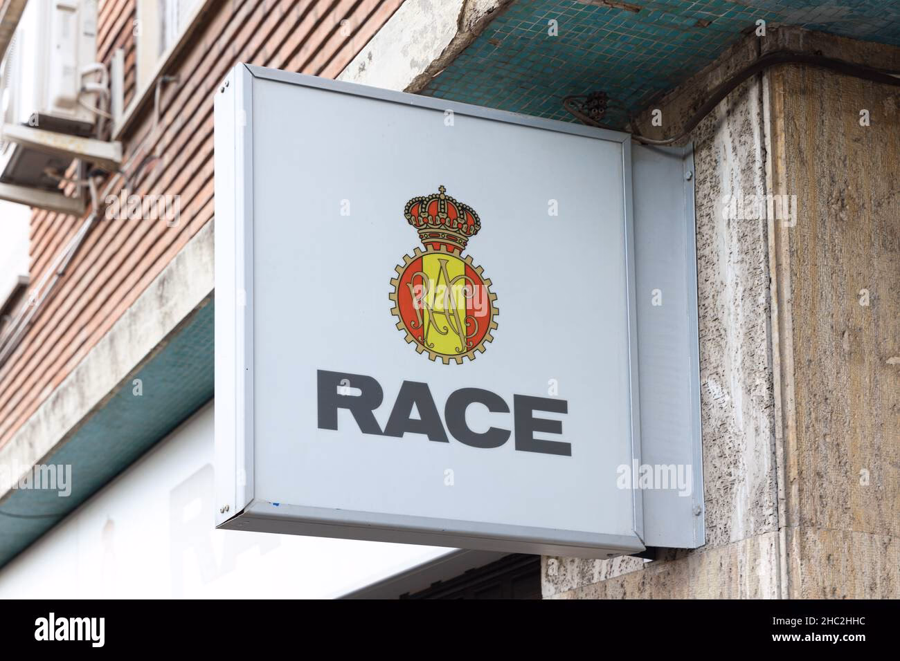 ¿Qué hace el RACE?