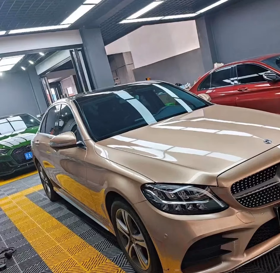 ¿Qué color viene siendo el color champán?