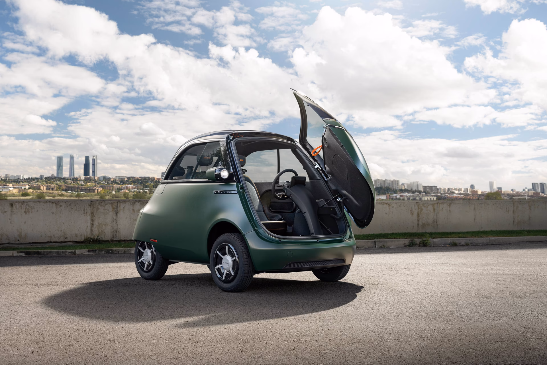 ¿Cuáles son algunos tipos de puertas de auto?
