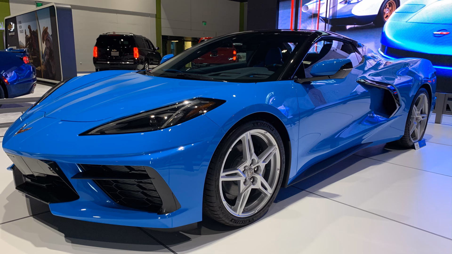 How does the 1.9 kWh lithium ion battery recharge a Corvette?