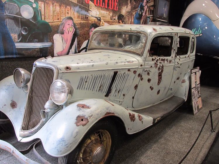 ¿En qué tipo de coche viajaban Bonnie y Clyde?