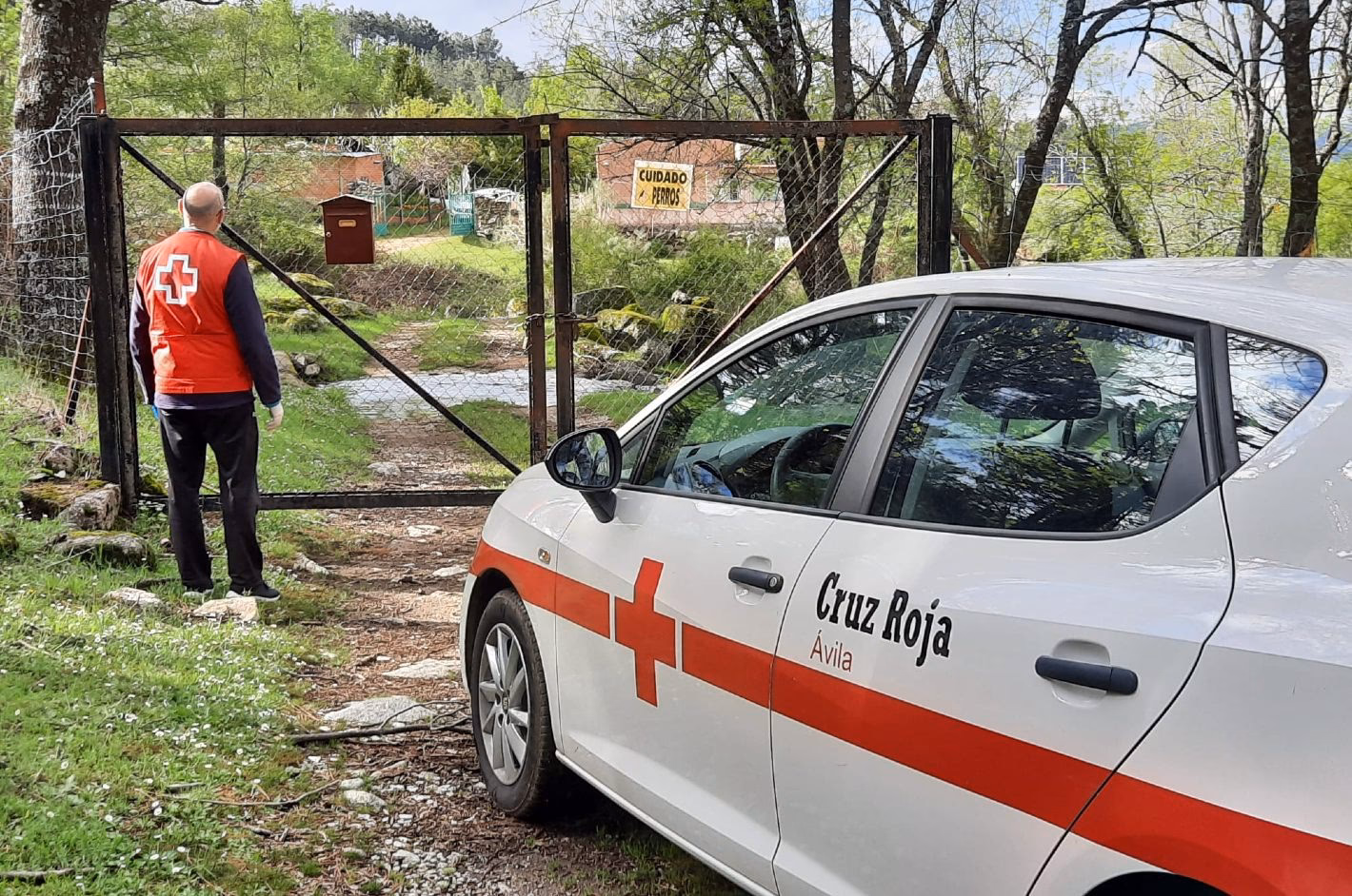 ¿Qué marca de coche tiene Cruz Roja?