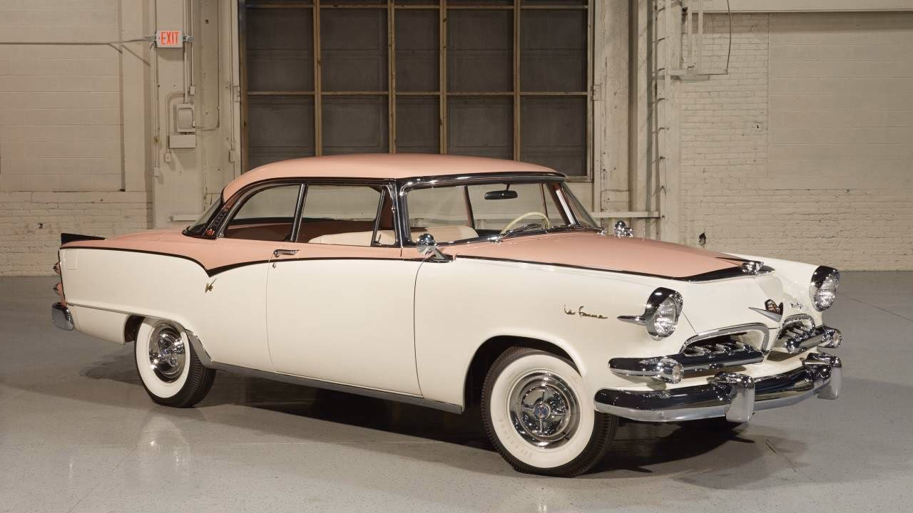 ¿Cuánto cuesta un carro de Dodge?