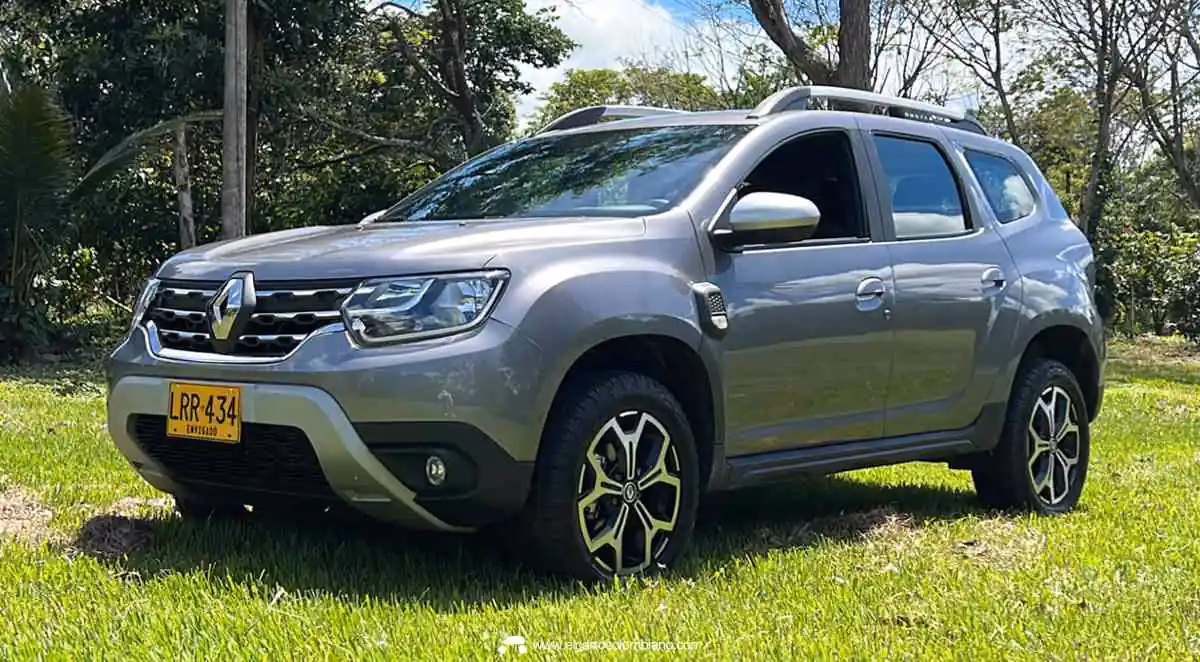 What is the price of a Renault Duster auto?