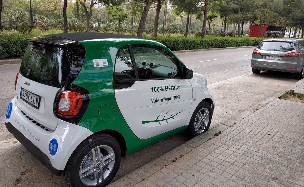 ¿Cuánto cuesta cargar un coche eléctrico al 100%?