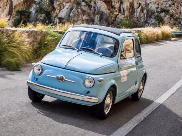 ¿Cómo se les dice a los autos en Italia?