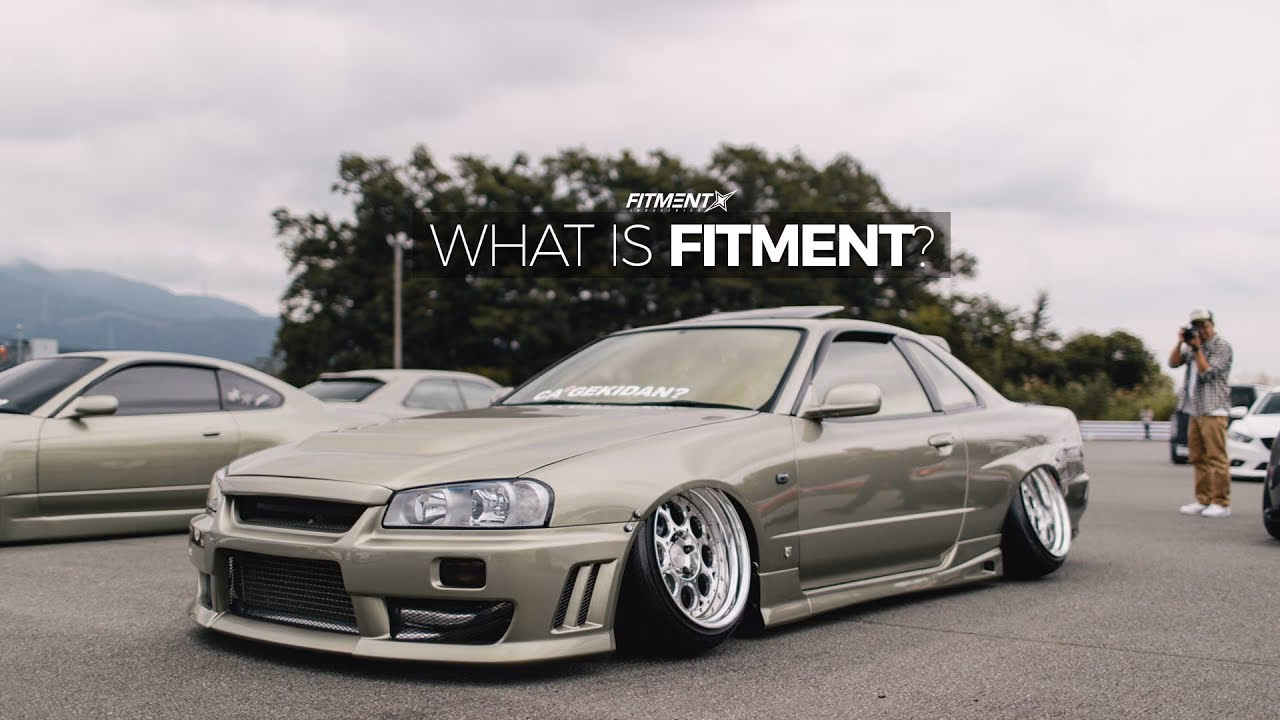 What does aggressive fitment mean?