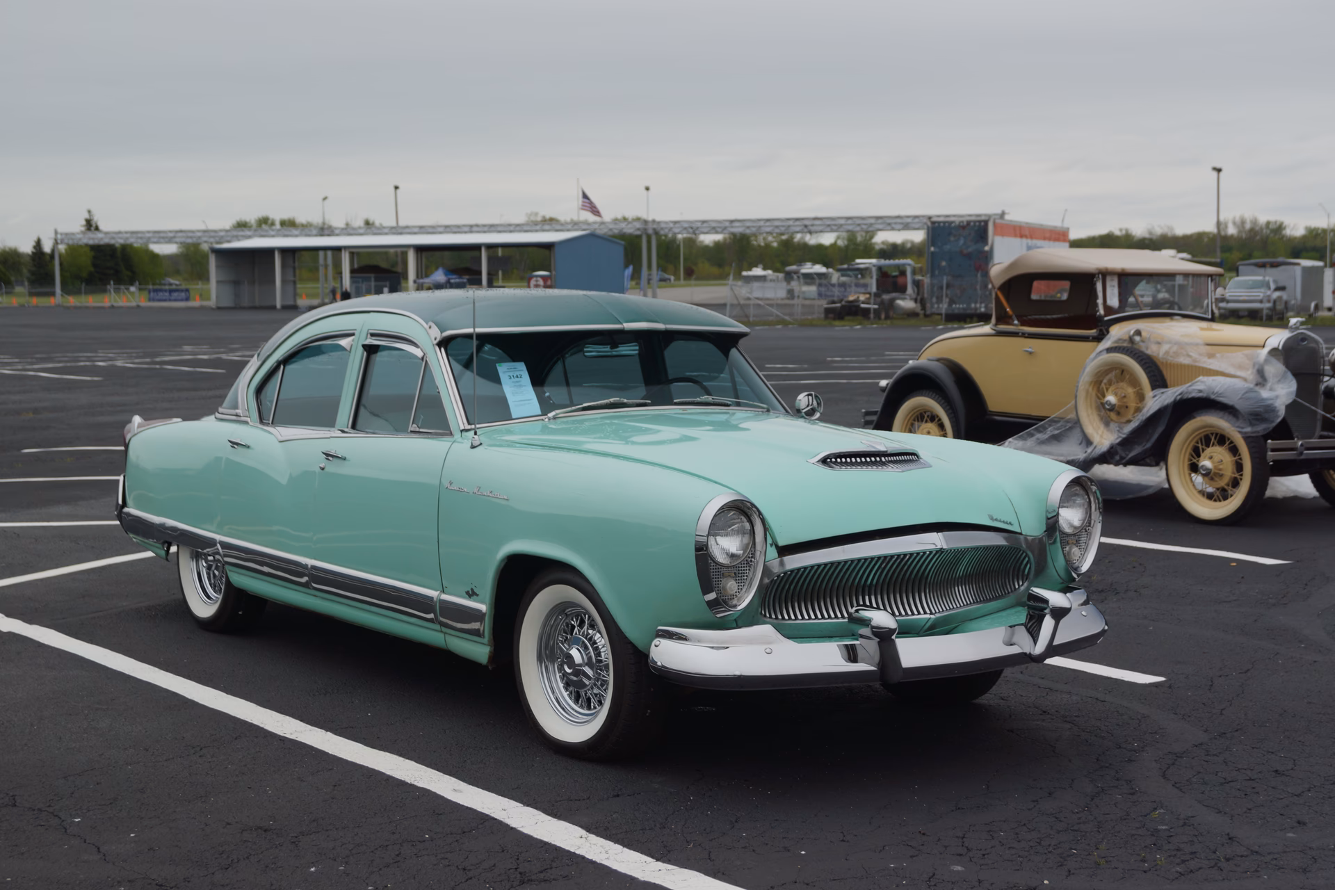 Who made the Kaiser Manhattan?