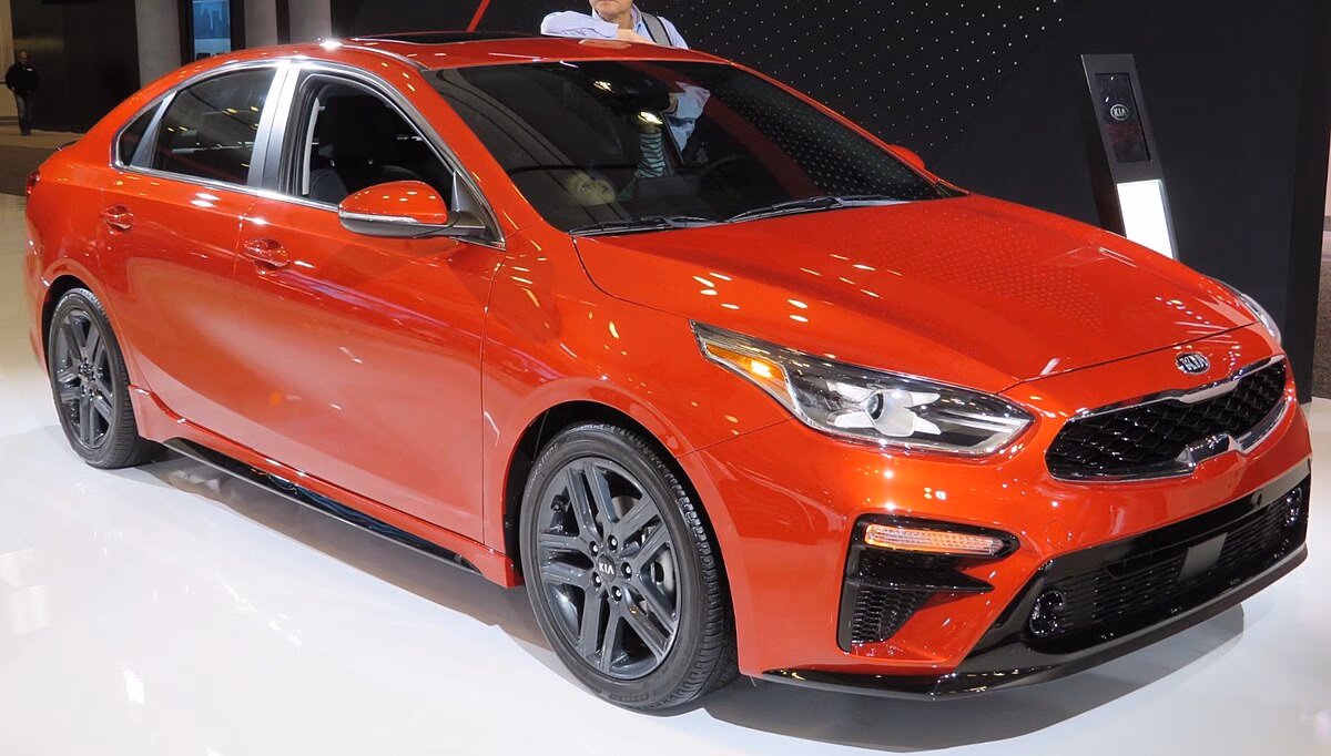 ¿Qué tipo de carro es el Kia Cerato?