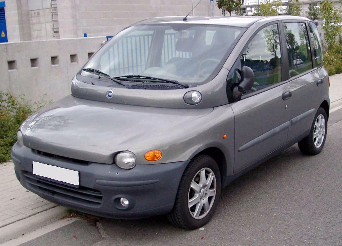 ¿Cuántos asientos tiene el Fiat Multipla?