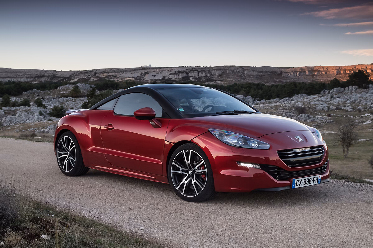 ¿Cuál es el precio de un Peugeot RCZ nuevo?
