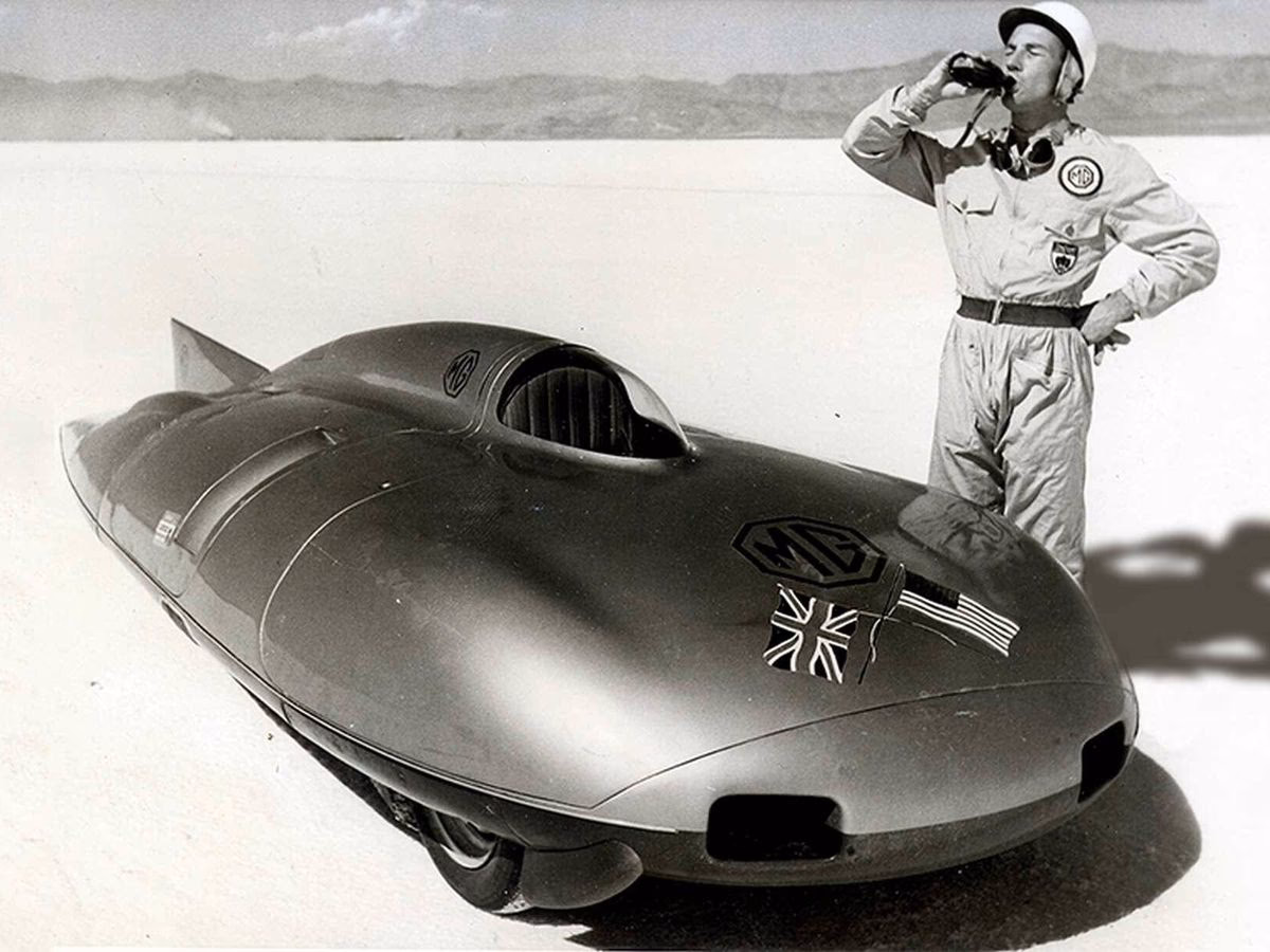 ¿Cuál es el récord mundial de velocidad de un automóvil?