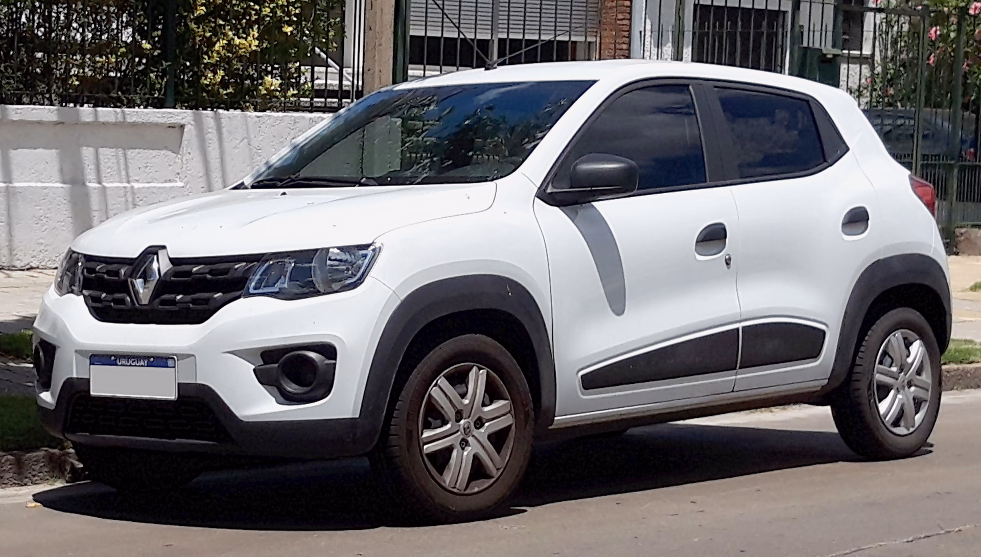 Why don't people buy Renault Kwid?