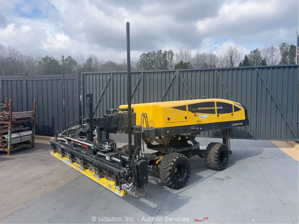 What are the disadvantages of screed flooring?