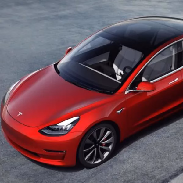 ¿Qué experimentos hizo Nicolás Tesla?