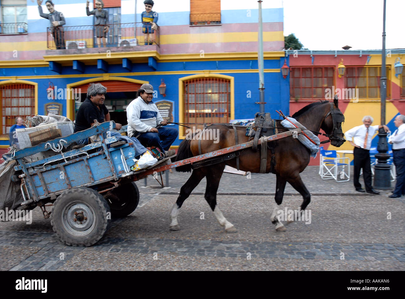 ¿Cómo se llaman los carros que llevan los caballos?