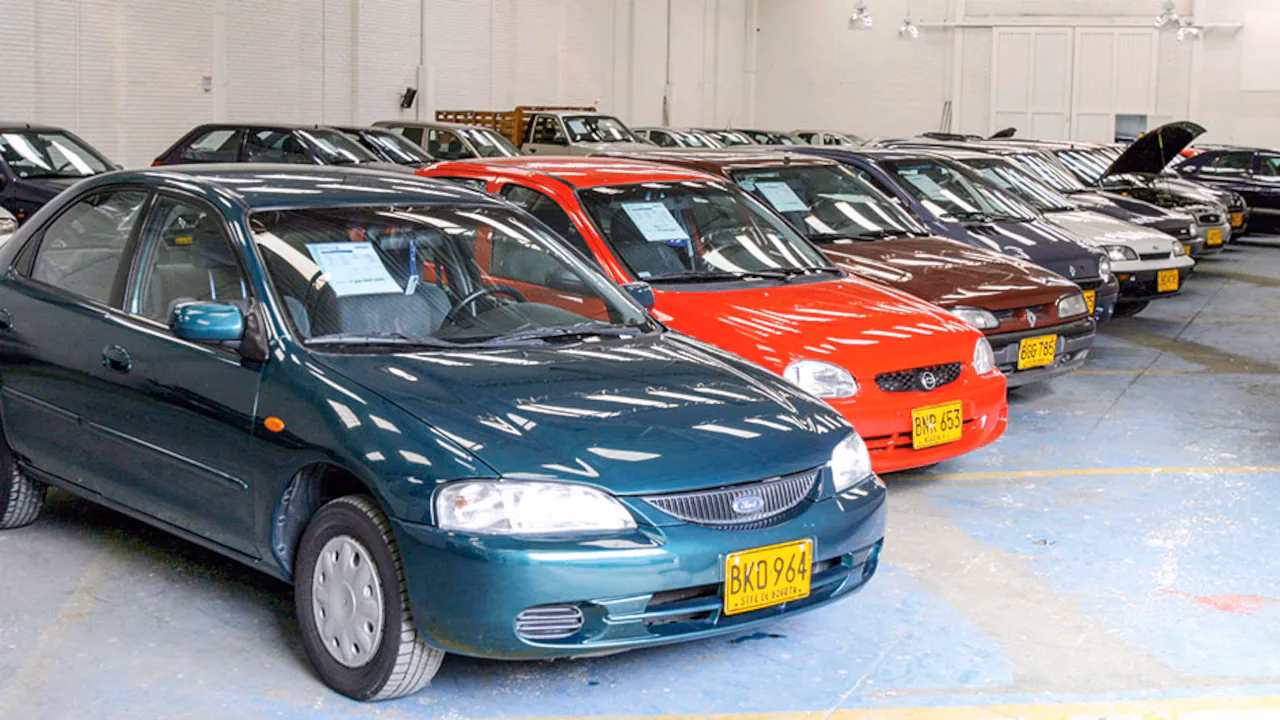 ¿Qué carro puedo comprar con 15 millones en Colombia?