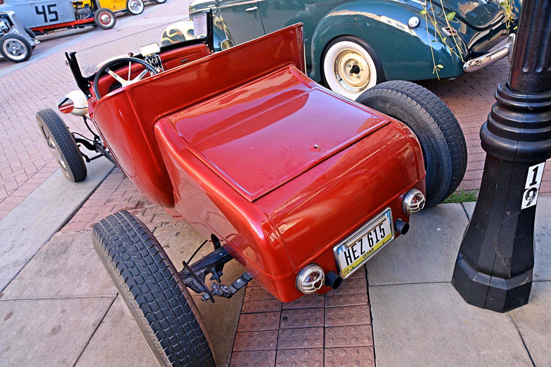 Who is eligible for a free charity car?