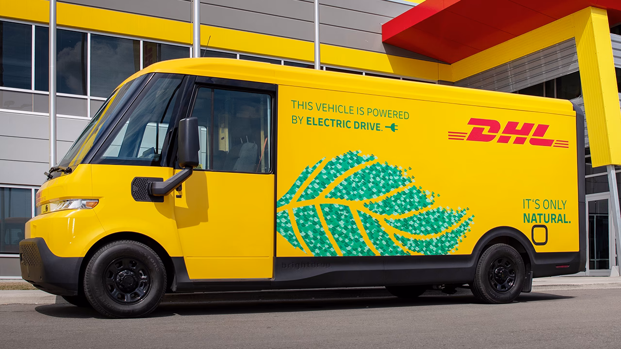 ¿Qué tipo de vehículos utiliza DHL?