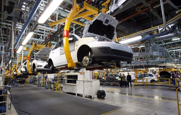 How many automotive factories are there in Canada?
