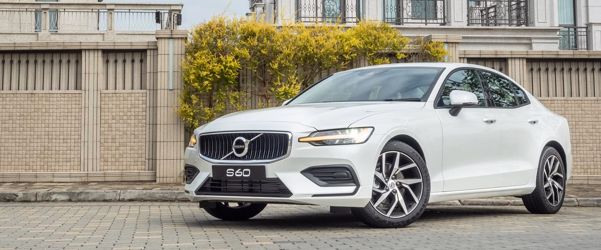 How many locations does Bommarito have?