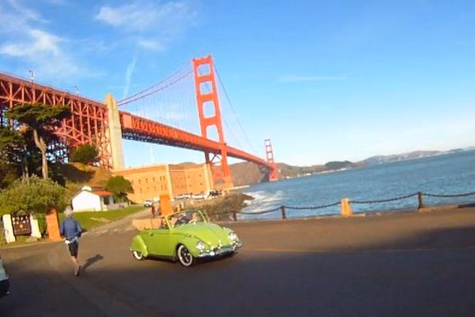 ¿Cuáles son los horarios de circulación de autos en el Paseo del Bajo?