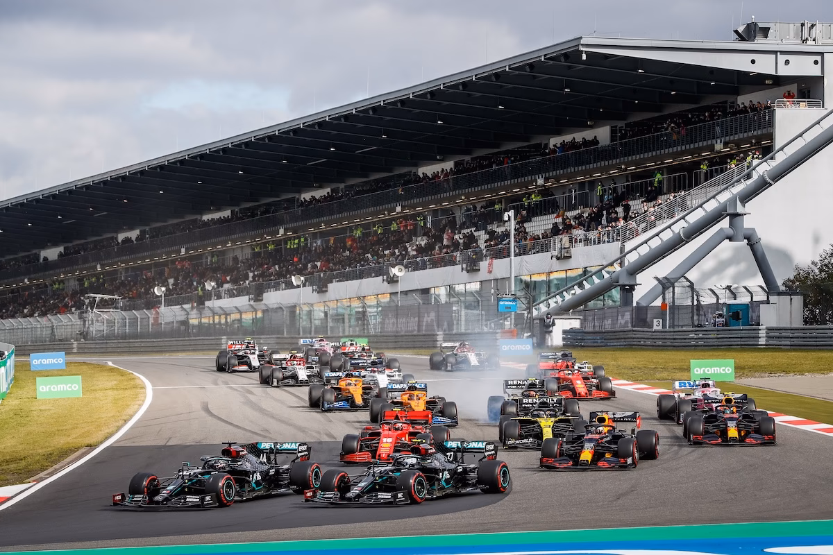 ¿Qué carro tiene el récord de Nürburgring?