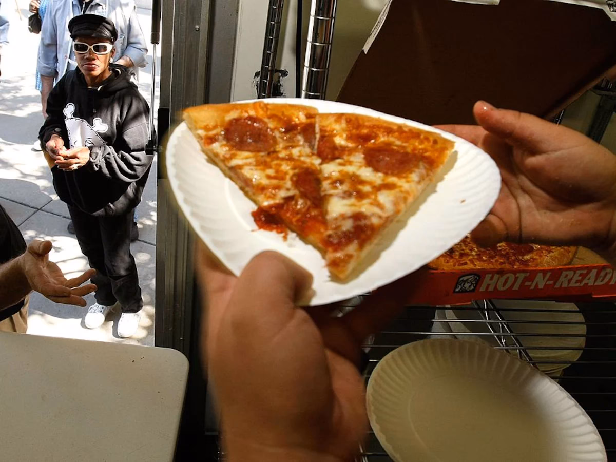 What is in a Romana pizza?