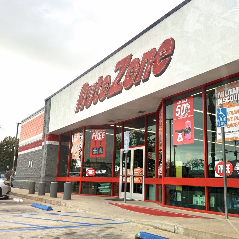 What time does AutoZone in batavia open?