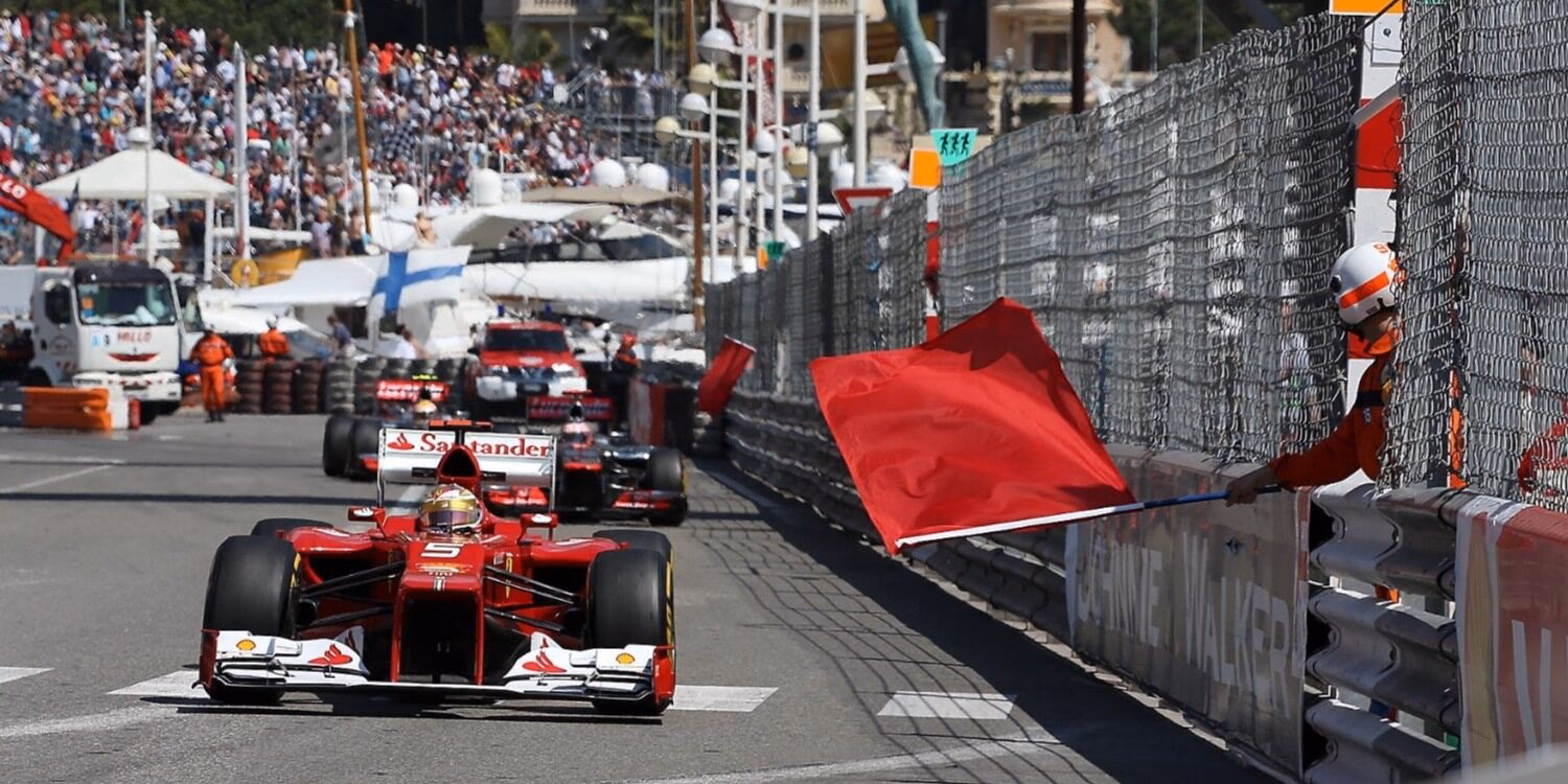 ¿Qué significa una bandera roja en las carreras de autos?