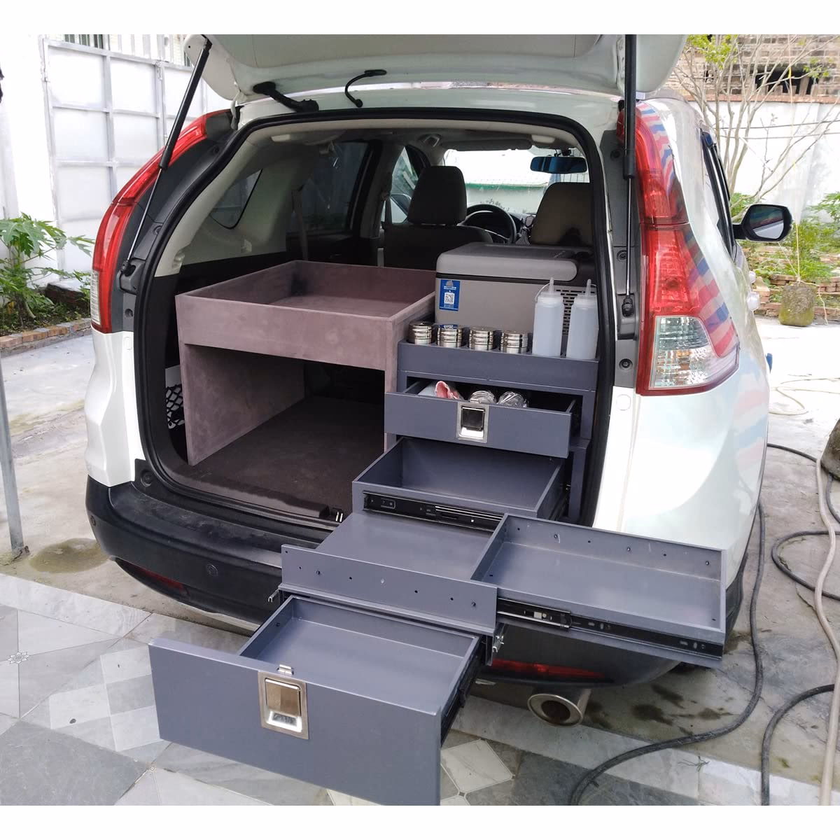 ¿Cuánto cuesta reemplazar el maletero de un automóvil?