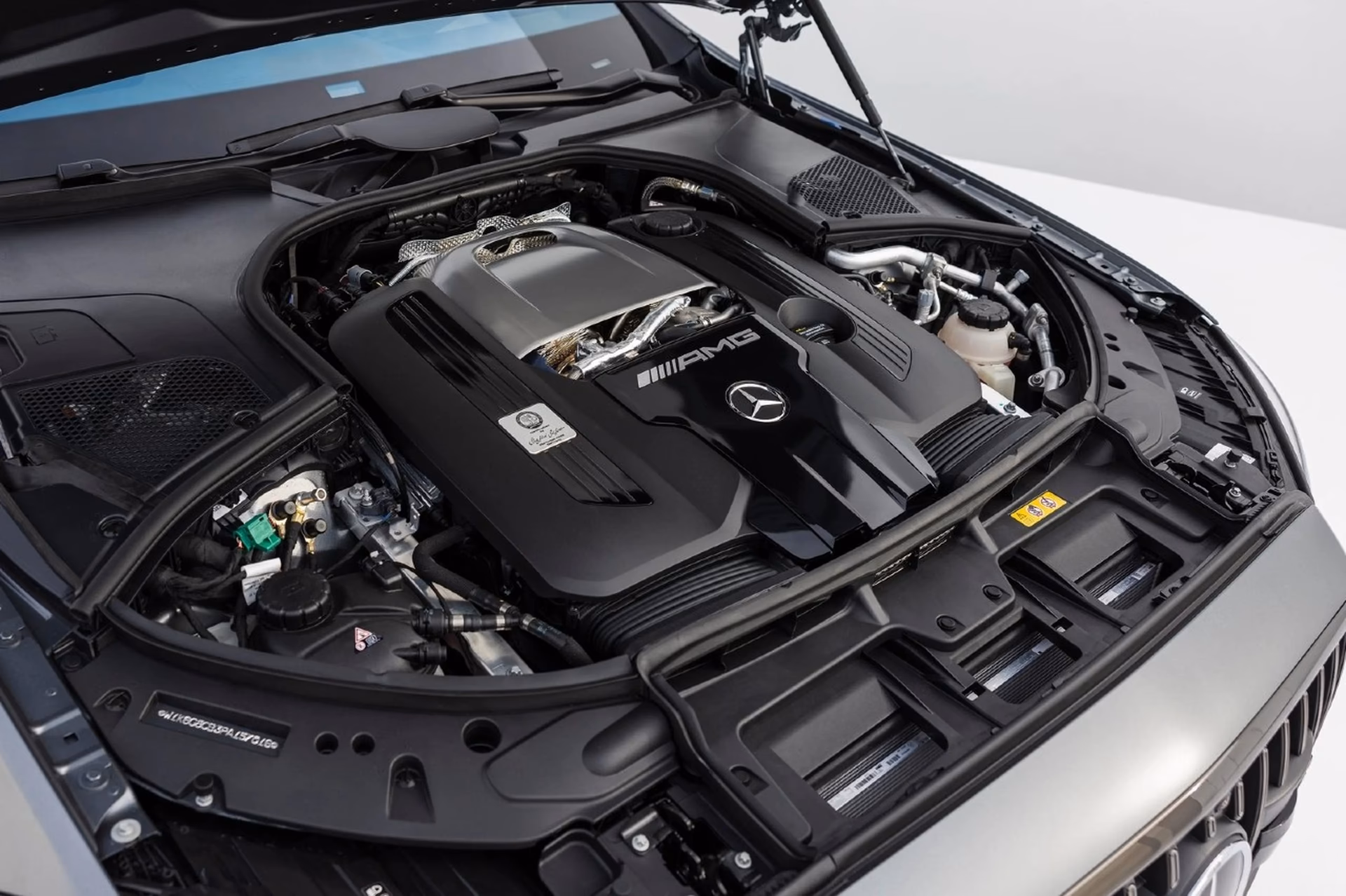 ¿Qué ventajas tiene un automóvil eléctrico en comparación con uno de combustión interna?