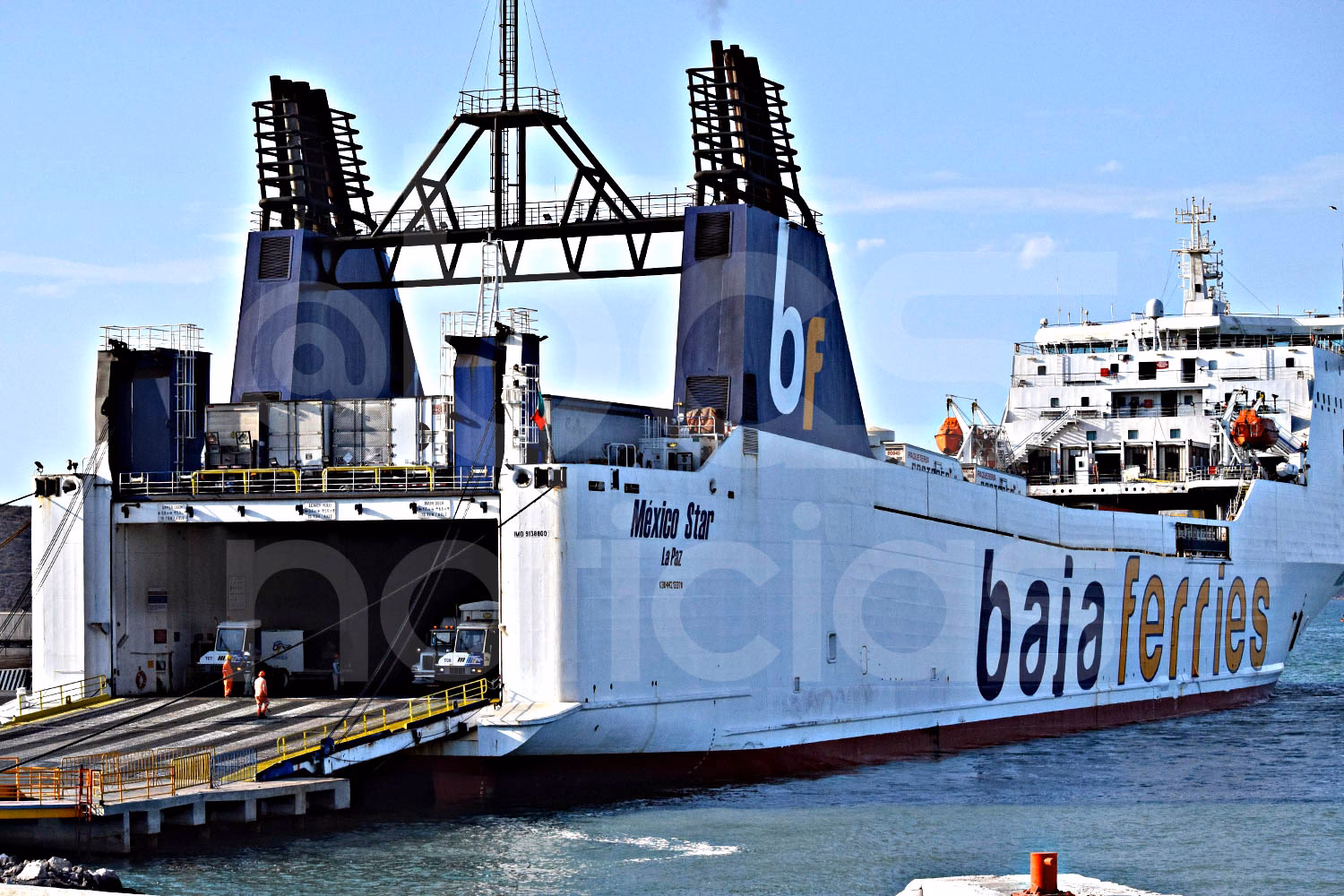 ¿Qué se necesita para subir un carro al ferry?